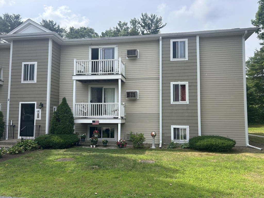 451 School St #2-3 in Marshfield