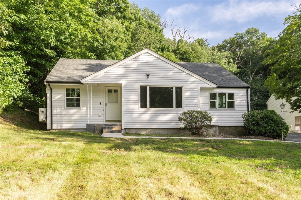 177 Hartford Ave E in Uxbridge