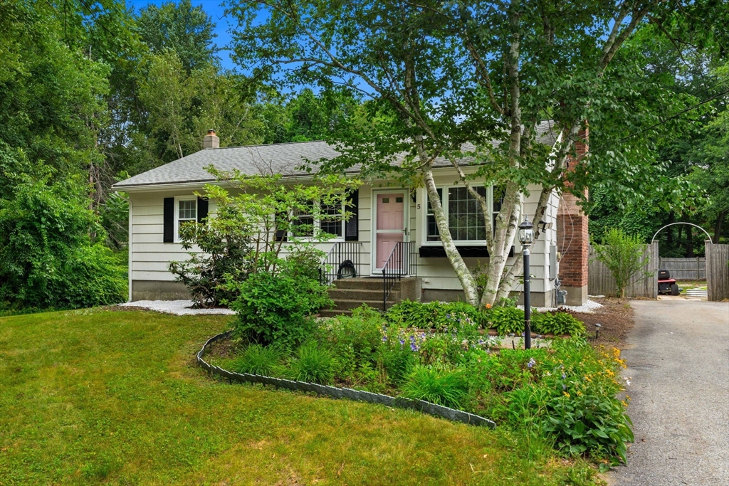 5 Main St in Acton