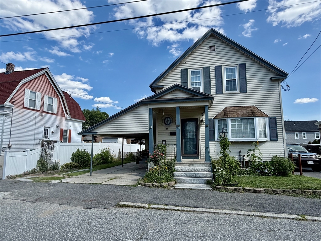 133 Farmland Road in Lowell