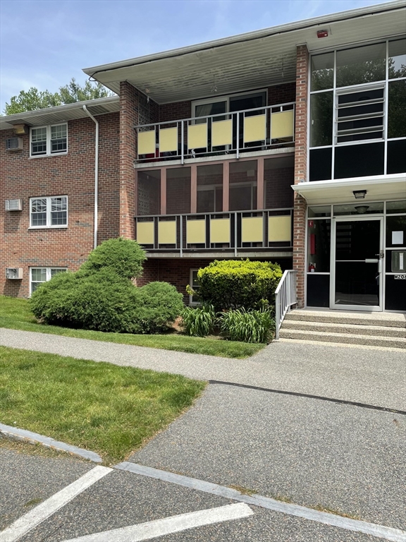 206 Rock St #M5 in Norwood