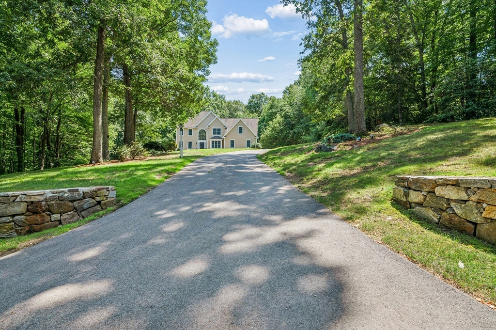 10 Burnett Road in Southborough