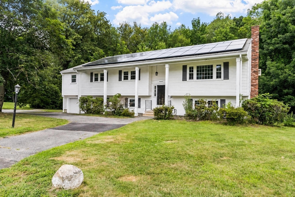 14 Olde Berry Road in Andover