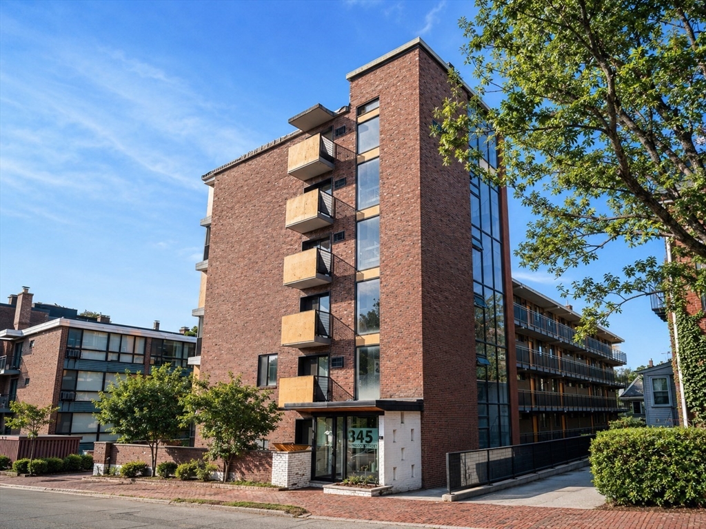 345 Harvard St #3B in Cambridge