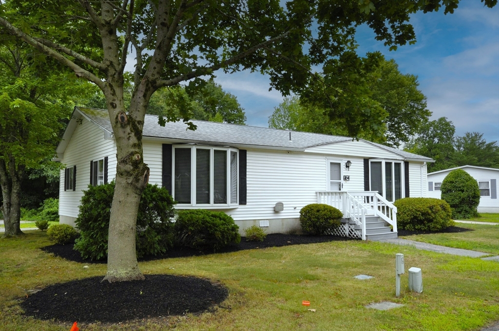 24 Leisurewoods Dr in Rockland