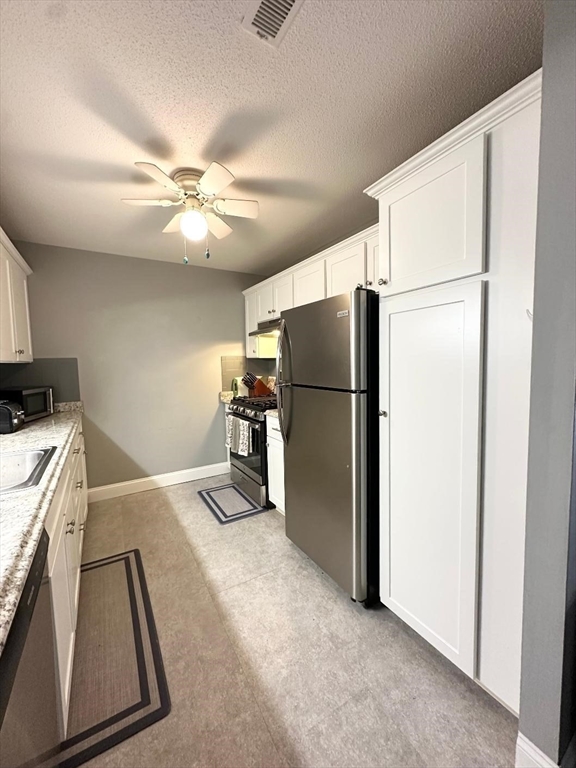 3 Greenbriar Drive #204 in North Reading