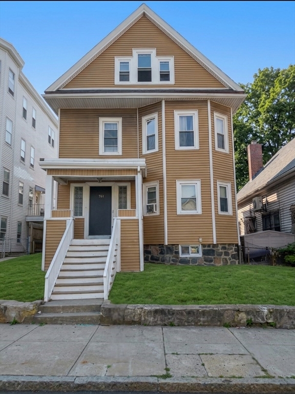 761 Broadway in Everett