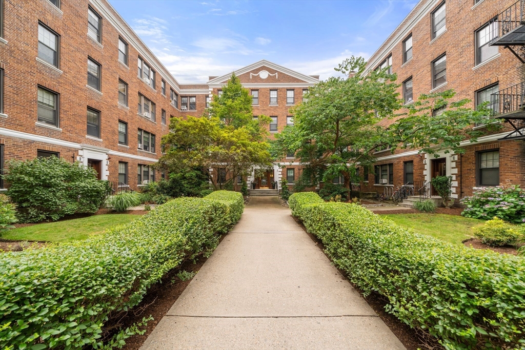 66 Queensberry St #218 in Boston