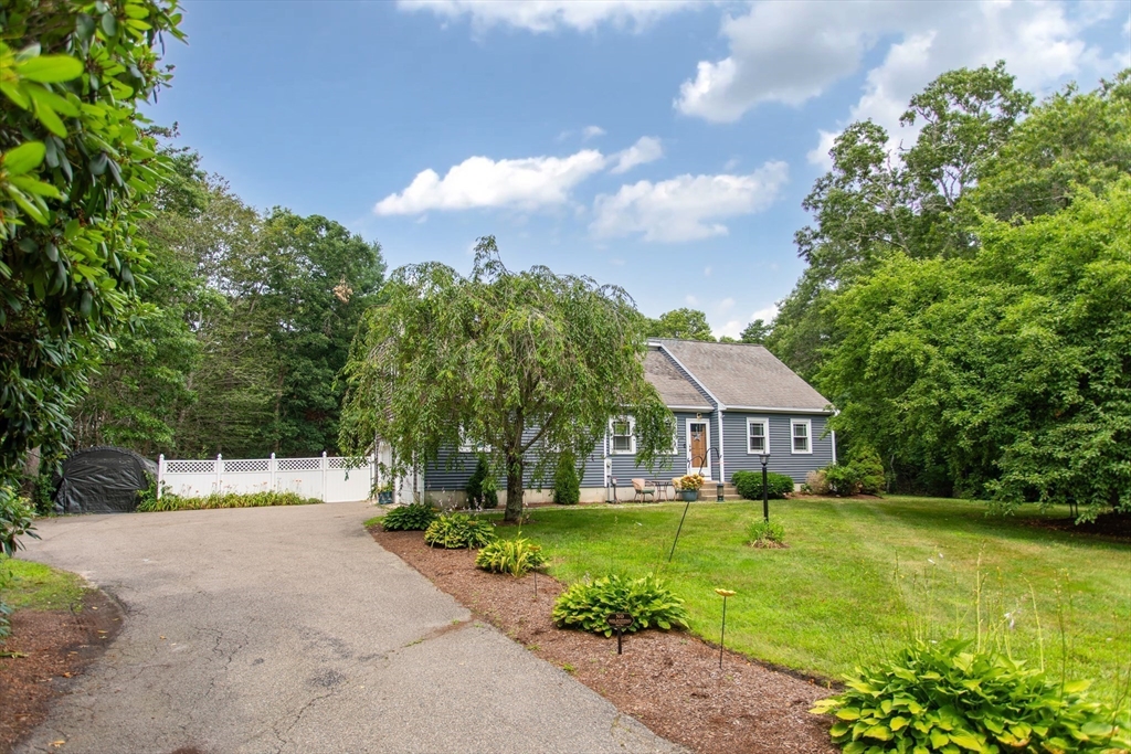 64 Dorothy Dr in Plymouth