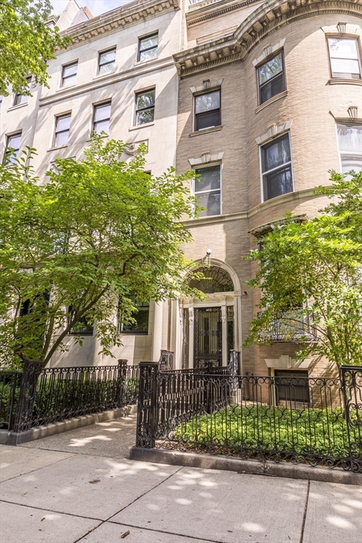 405 Commonwealth Ave #2 in Boston