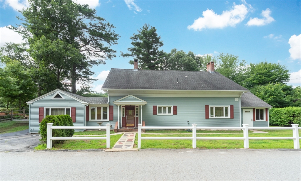 28 Highland St in Southborough
