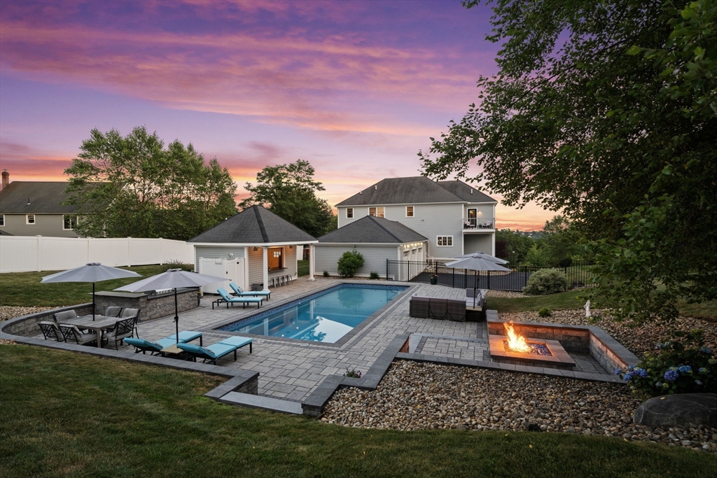 7 Bridle Spur Ln in Danvers