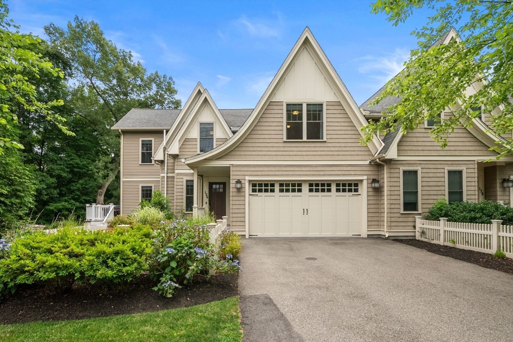 126 Walnut St #126 in Wellesley Hills