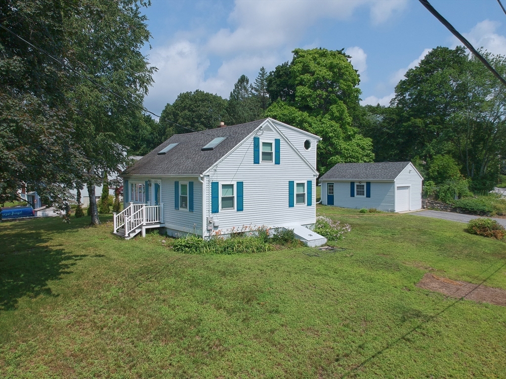 253 Central St in Hudson