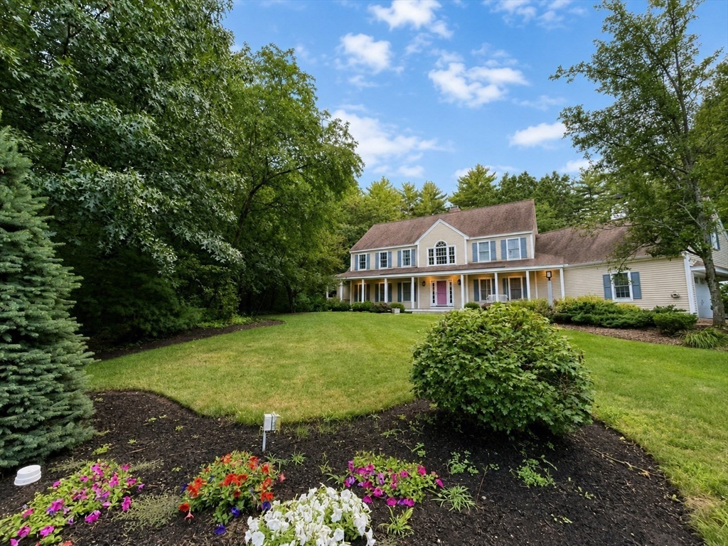 6 Worthington Green in Beverly