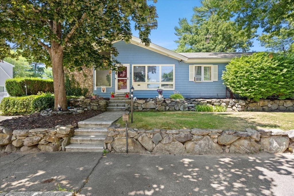 11 Longview Rd in Brockton