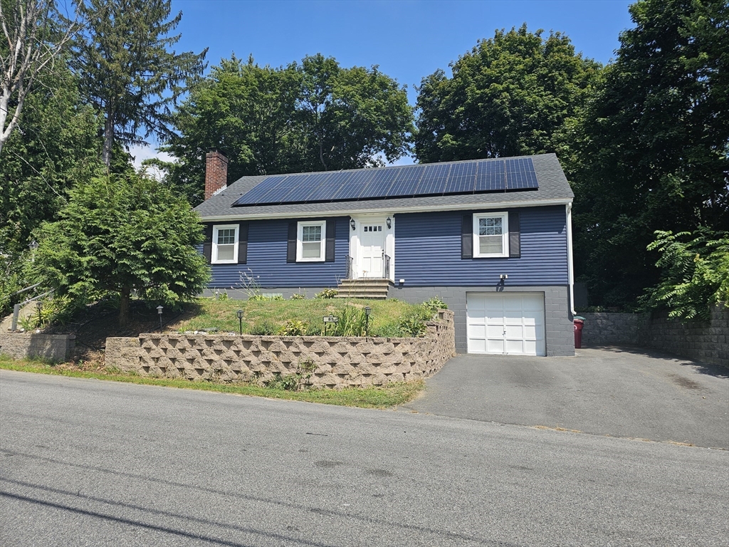 85 Lexington Ave in Lowell