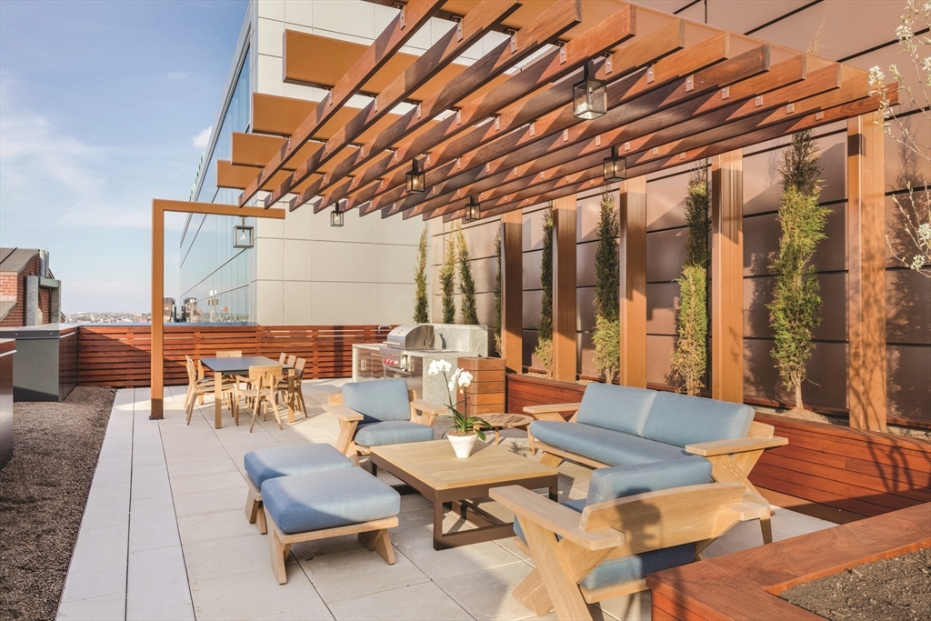 100 Lovejoy Wharf #5 N in Boston