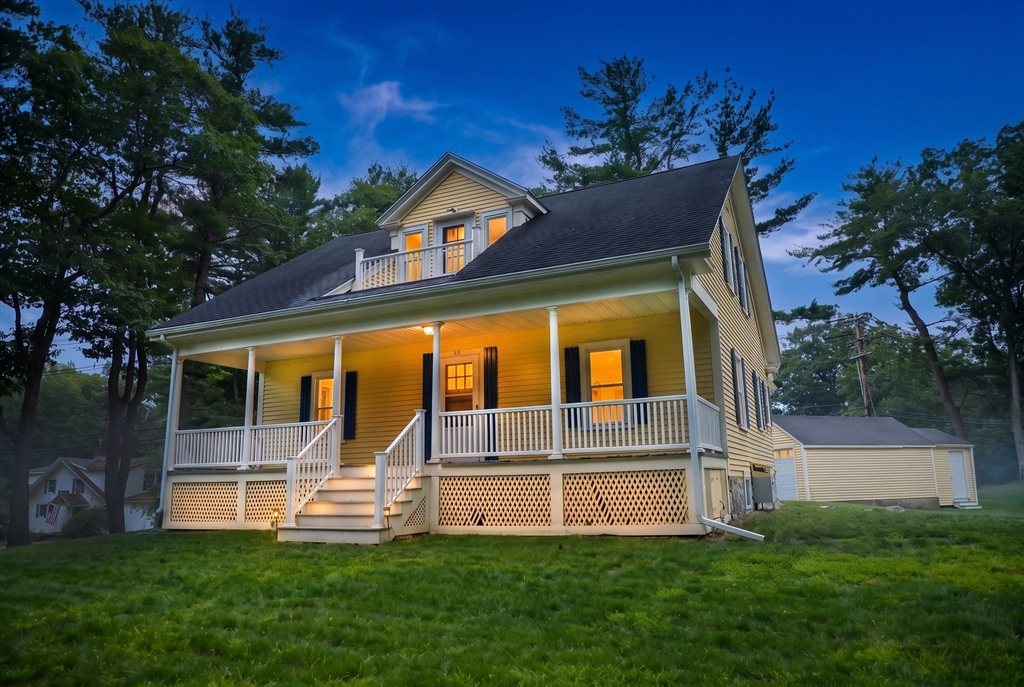 408 Park Street in North Reading