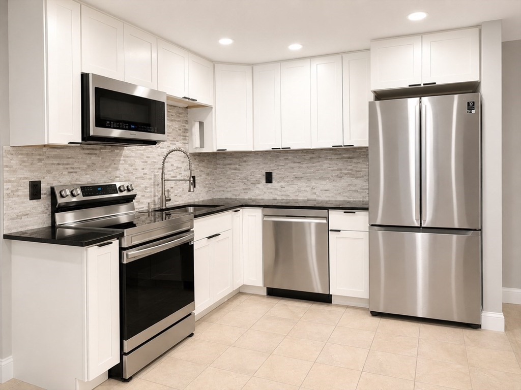 39 Randolph Dr #39 in Tewksbury