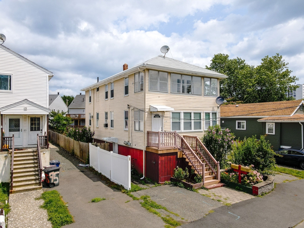 67 Neponset St in Revere