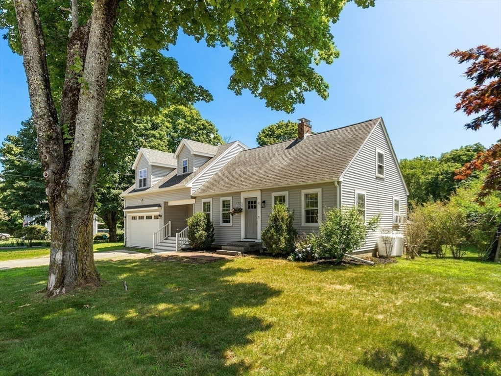 67 Maple St in Wenham