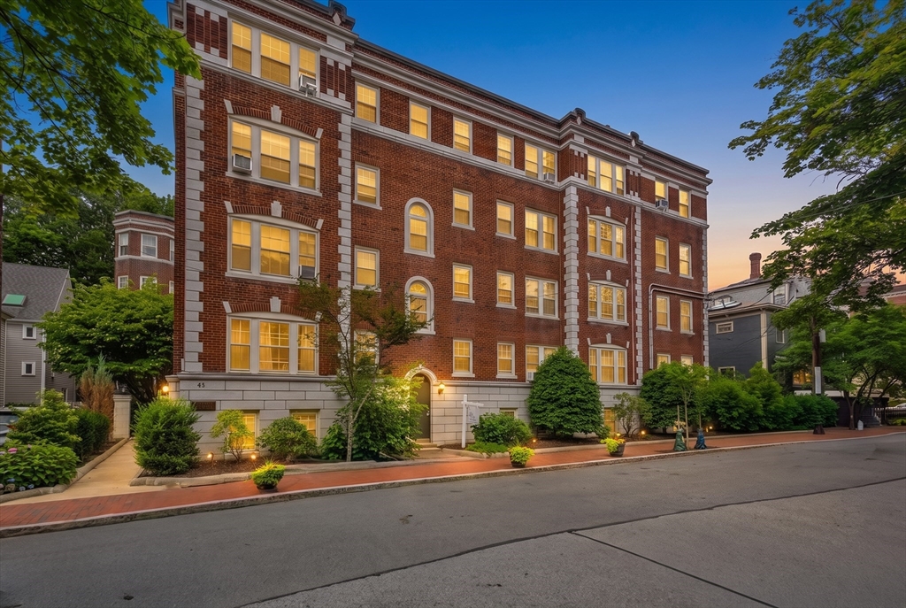 41 Bowdoin Street #25 in Cambridge