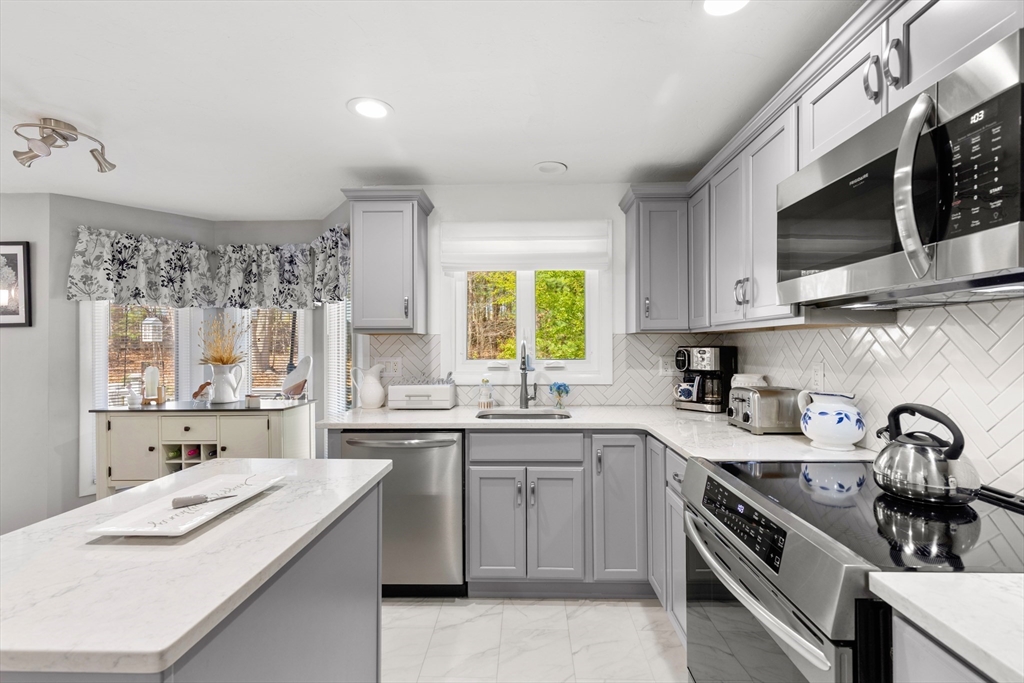 35 Pilgrim Village Road #402 in Taunton