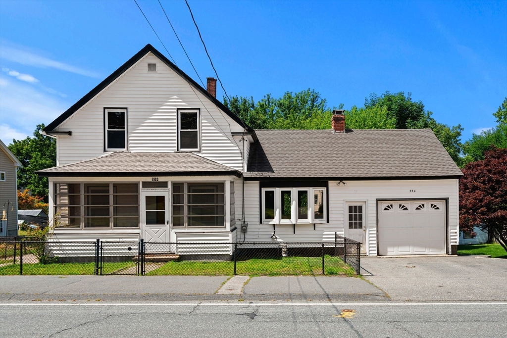 554 Hildreth St in Dracut