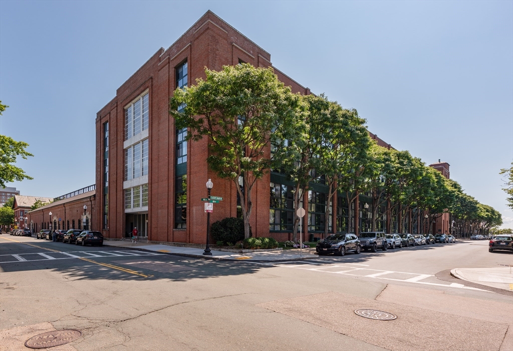 42 Eighth St #1305 in Charlestown