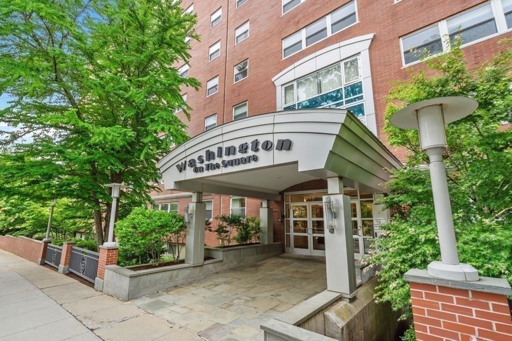 1600 Beacon St #902 in Brookline