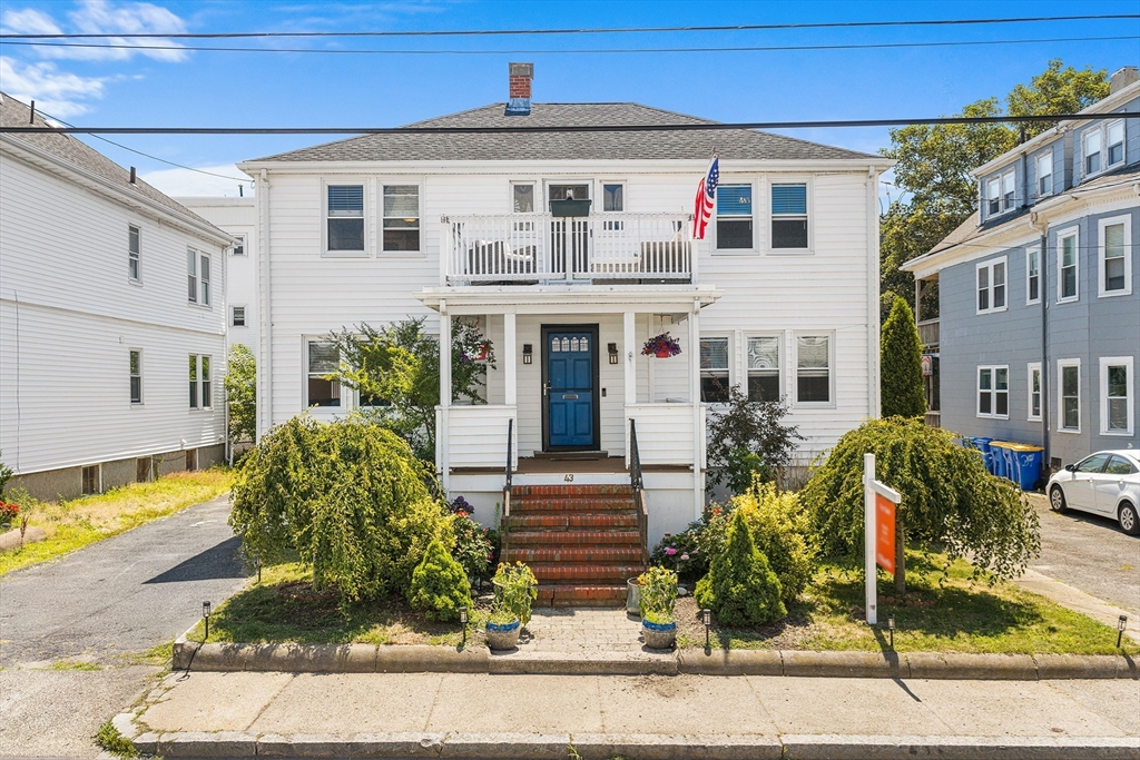 43 Dolphin Ave in Winthrop