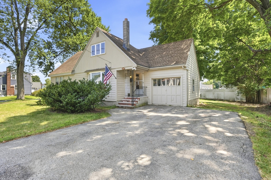 52 Wyman St in Woburn
