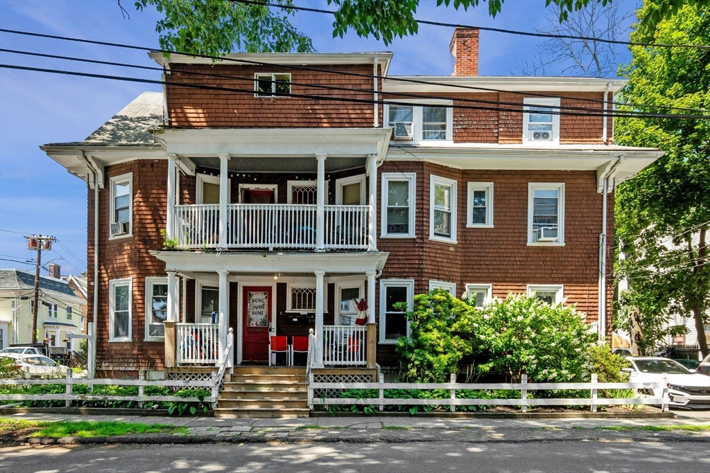 2 Mace Pl in Lynn