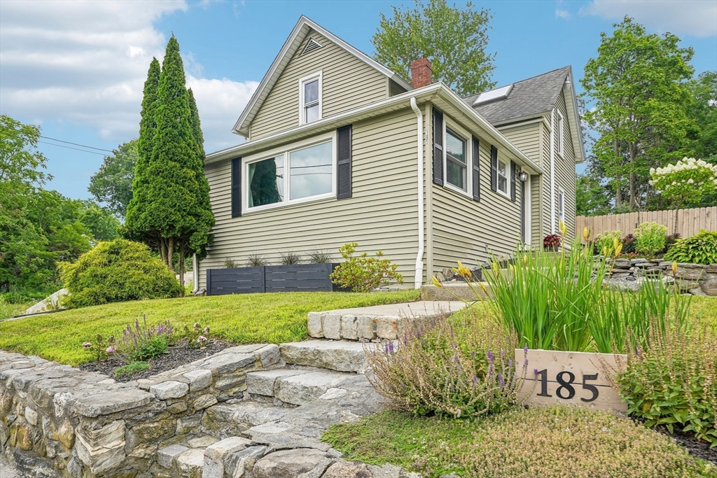 185 West Main St in Millbury