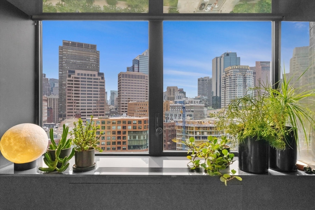 65 East India Row #16B in Boston