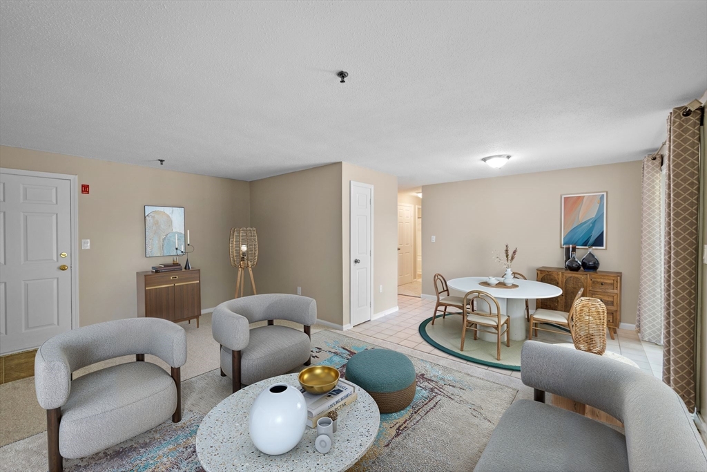 68 Lantern Ln #7 in Dracut