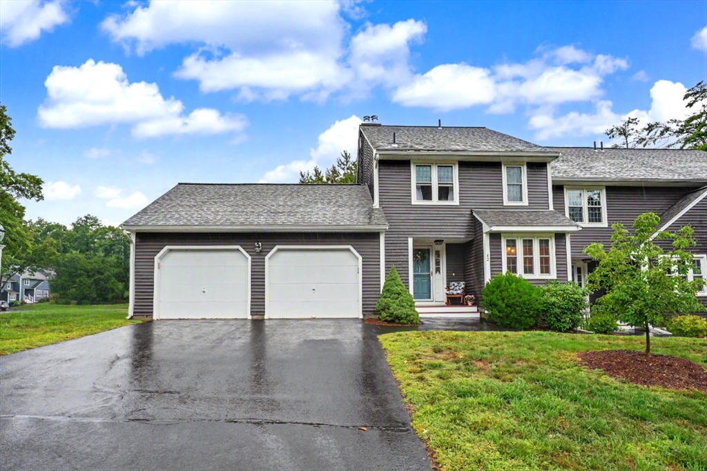 42 Laurelwood Drive #42 in Hopedale