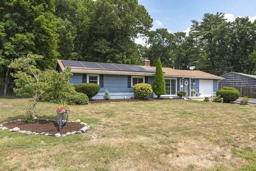 15 Michael Rd in Framingham