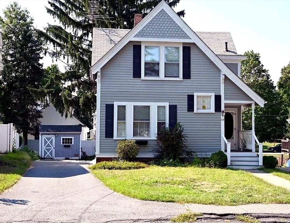 44 Lincoln St in Hudson