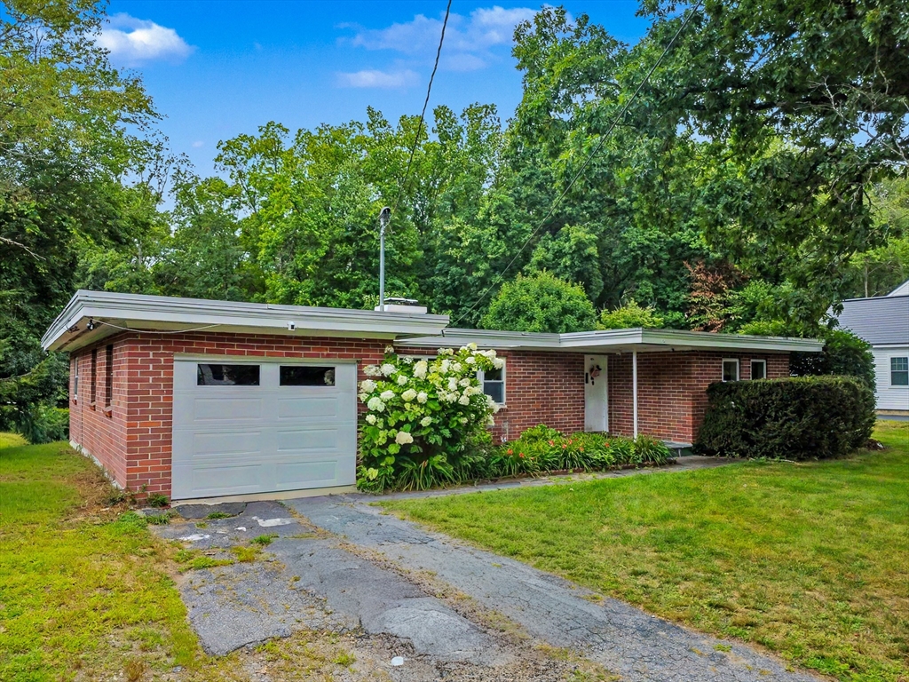 197 River Road in Andover