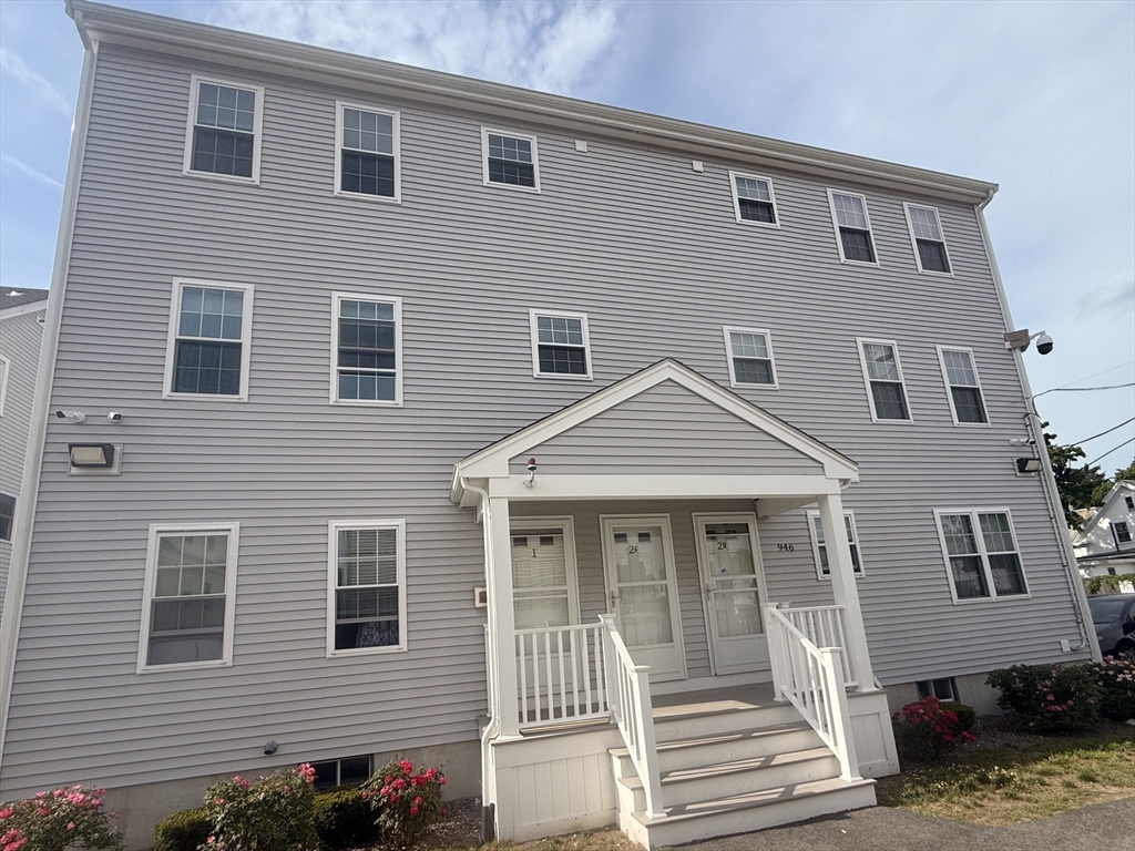 944 Warren #2 F in Brockton
