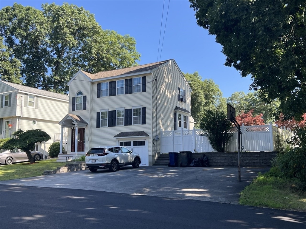 23 Valley Rd in Dracut