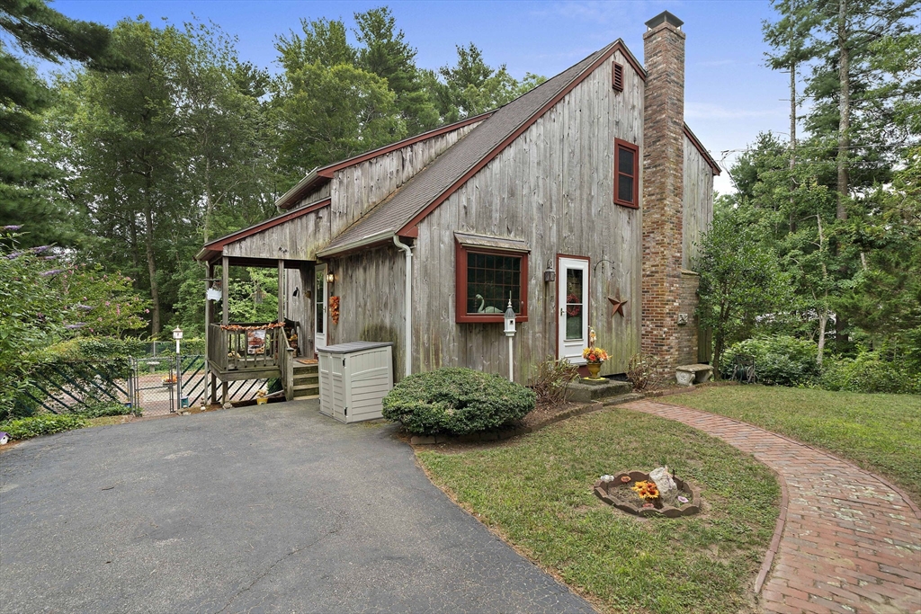 81 Furnace St in Marshfield