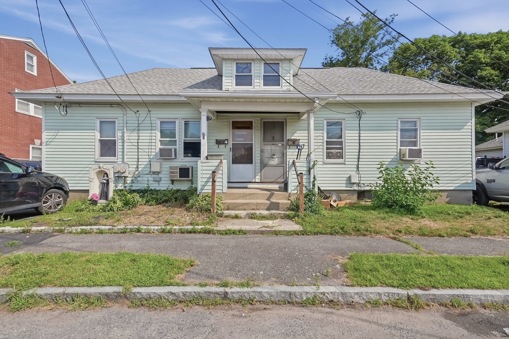 3-4 Jackson Place in Waltham