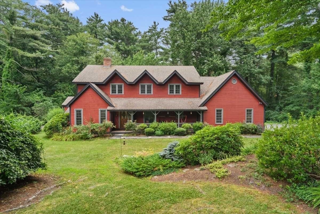 68 Vaughn Hill Rd in Bolton