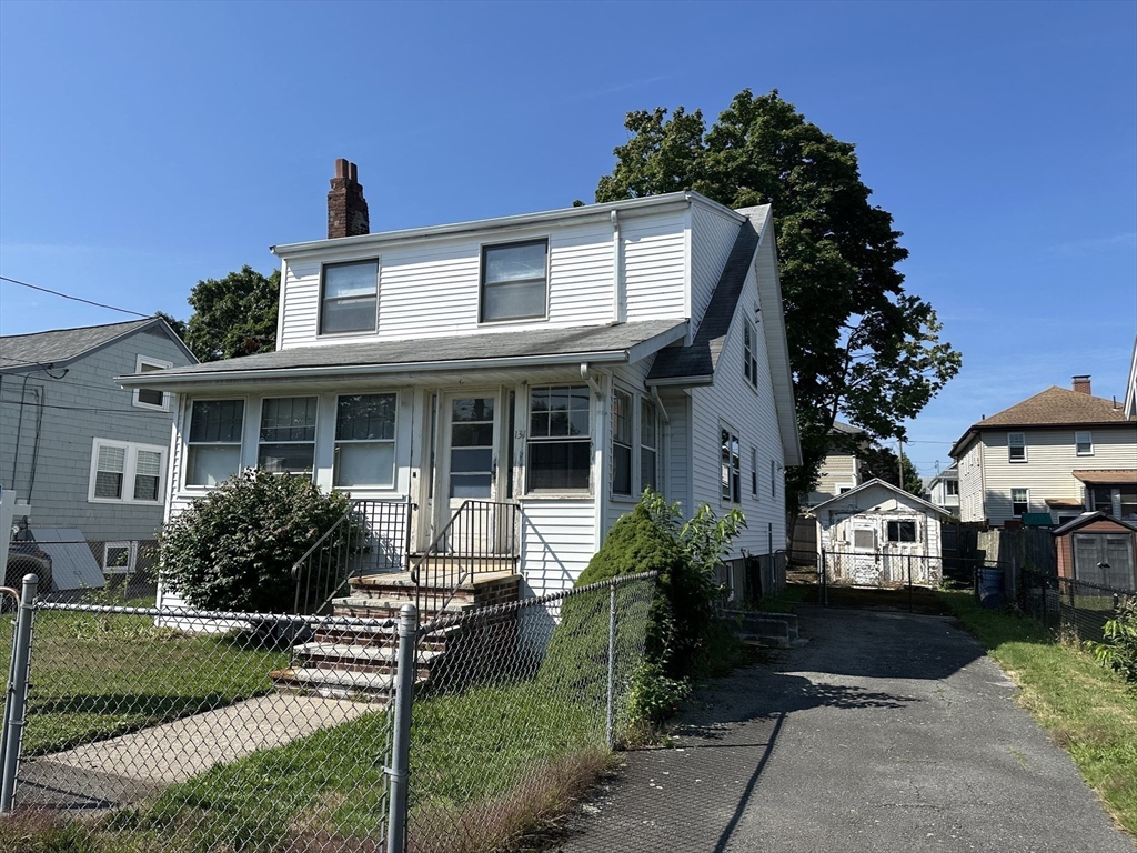 131 Farrington St in Quincy