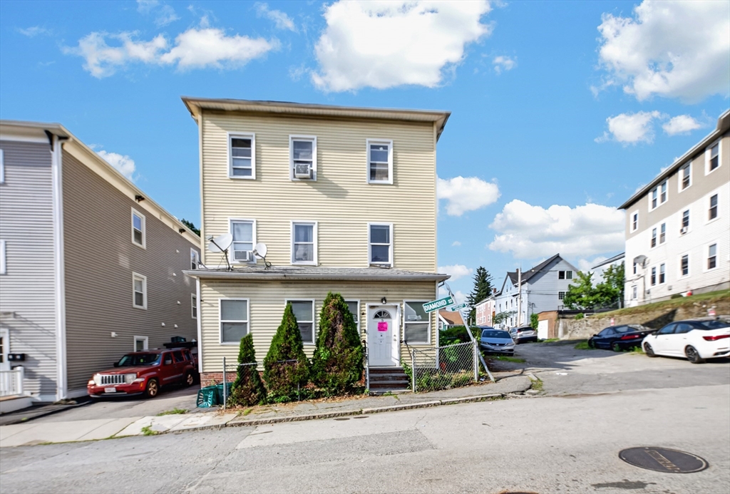 5 Diamond St in Worcester