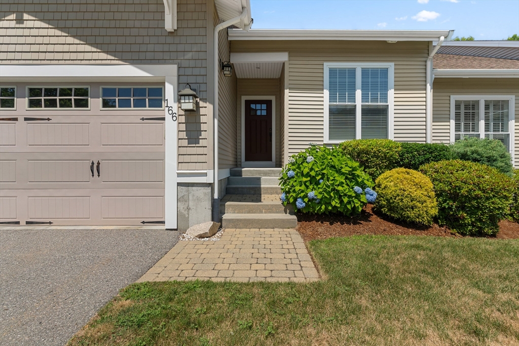 166 Walden Way #166 in Milford