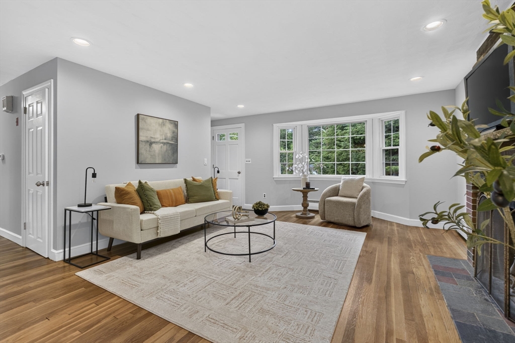 25 Gray Ter in Bedford